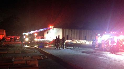 Fire Crews Investigating Suspicious Warehouse Fire Abc13 Houston