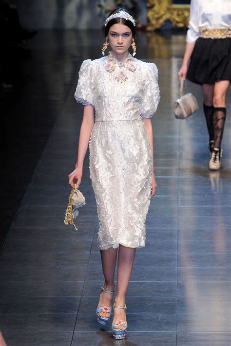 Платье кружевное dolce gabbana все - 82 фото