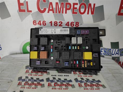 CAJA RELES FUSIBLES OPEL ASTRA TWIN TOP Desguace El Campeón