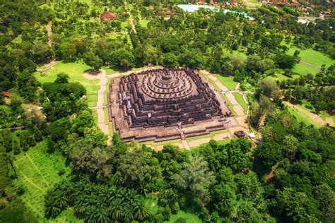 Candi Borobudur Menjelajahi Megahnya Situs Warisan Dunia Medianesiaid