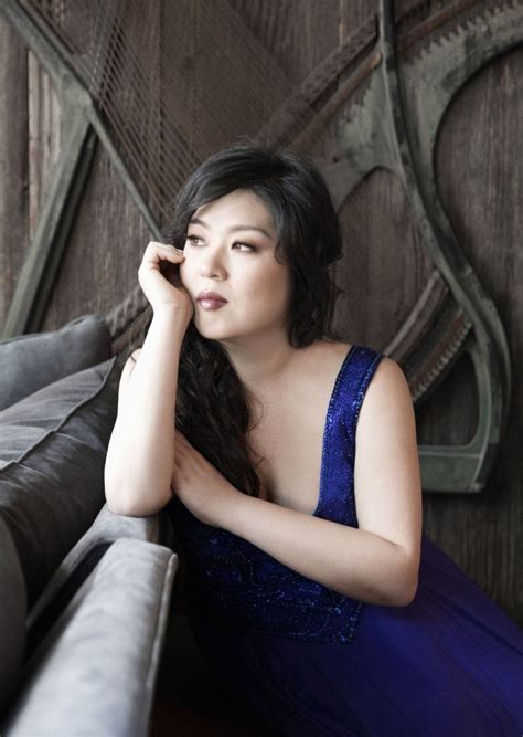 Sonya Bach plays Mussorgsky
