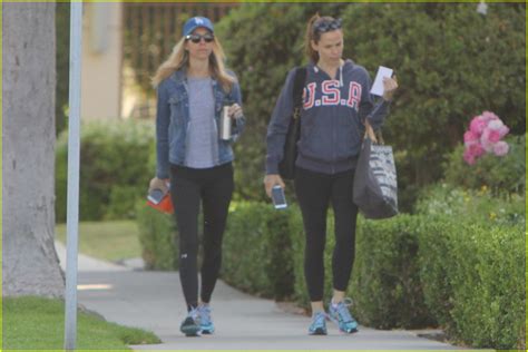 Jennifer Garner Shows Off Patriotic Pride In Usa Hoodie Photo