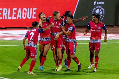 Greg Stewart Late Penalty Takes Jamshedpur Fc Past Mumbai City