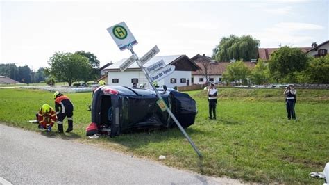 Mercedes Fahrer Bersieht Skoda Schlimmer Unfall In Weildorf