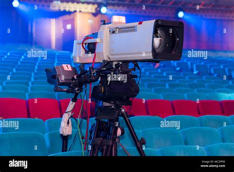 Professional Tv Camera Hi Res Stock Photography And Images Alamy