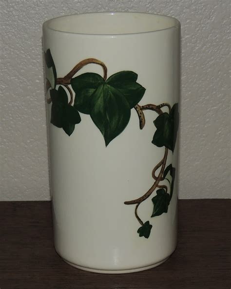 Metlox Poppytrail California Ivy 10 Inch Tall Vase Etsy