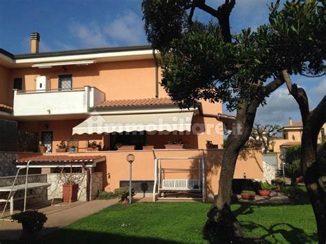 Affitto Villa Plurifamiliare In Viale Viareggio I Fiumicino Posto