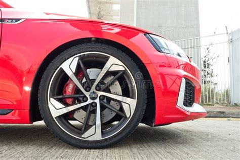 Audi RS5 2018 Wheel editorial image. Image of super - 129995755