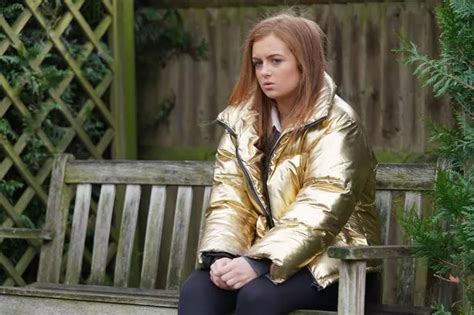 Eastenders Maisie Smith Shows Off Stunning New Look As She Drops