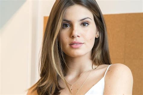 Camila Queiroz D Detalhes Sobre Sua Personagem Na Nova Novela Das H