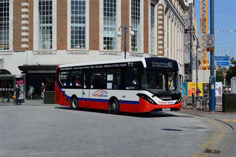 Falcon Buses YX68UJR On Route 461 Hassaanhc Flickr