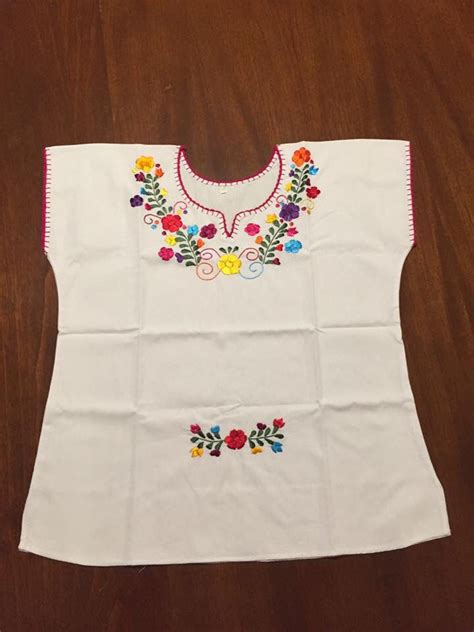 Blusa Artesanal Mexicana De Manta Blanca Bordada Modelo Flores