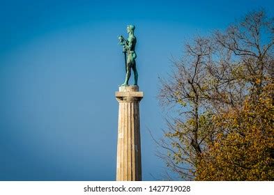 530 imágenes de Pobednik monument Imágenes fotos y vectores de stock