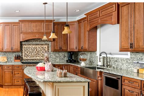 Traditional Kitchen Cabinets [ Photos & Tips for 2020 ]