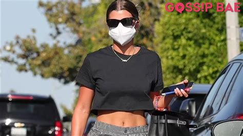 Sofia Richie Looks Stylish Showing Off Her Toned Abs Youtube