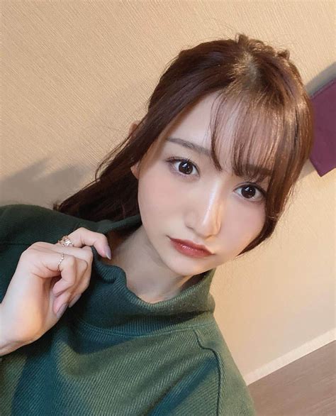 星奈あいさんのインスタグラム写真 星奈あいinstagram「じどり📷💚💛 星奈あい じどり」3月5日 19時06分