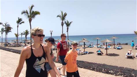 790 PUERTO DEL CARMEN LANZAROTE SPAIN UPDATE BEAUTIFUL HOT LUNCH WALK