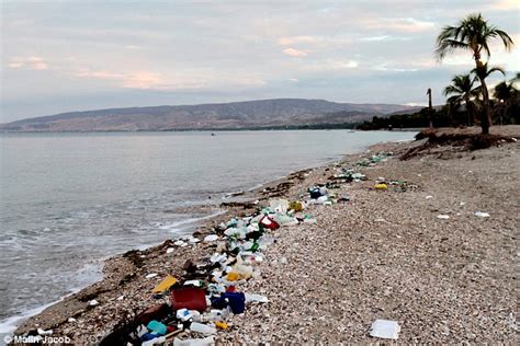 Million Tons Of Plastic Is Dumped Into The World S Oceans Each Year