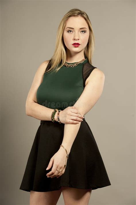 Busty Herrlicher Junger Brunette Stockbild Bild Von Erwachsener Gef Hl