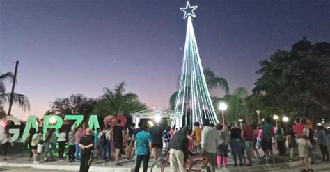 Las familias garceñas disfrutaron del encendid del árbol de Navidad