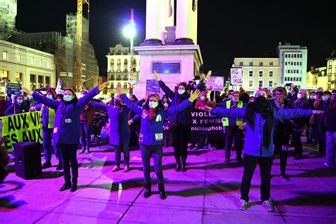 Environ 200 Manifestants à Clermont Ferrand Contre Les Violences