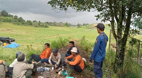 13 Pendaki Tersesat Di Gunung Pangrango Warga Yang Hendak Ziarah