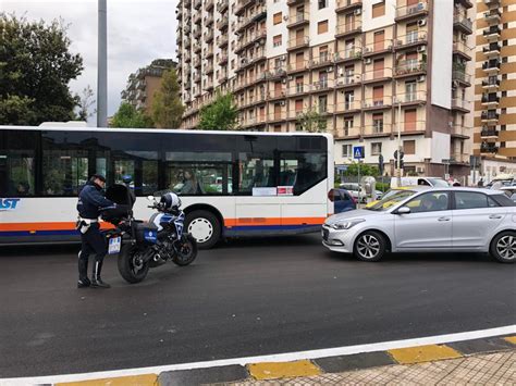 Palermo Incidente Tra Un Tir E Un Auto Nei Pressi Dello Stadio Le