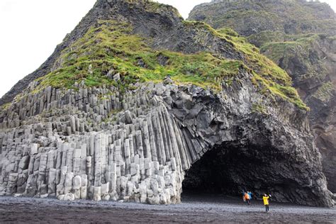 Reynisfjara Beach Cave - Earth Trekkers