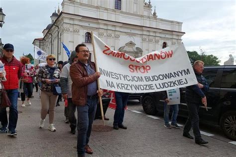 Protestowali przeciw CPK Marsz przeszedł ulicami Zamościa ZOBACZ