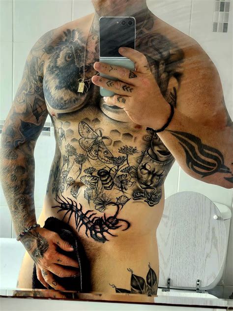 Would You Join Daddy In The Shower Nudes Hotguyswithtattoos NUDE PICS ORG