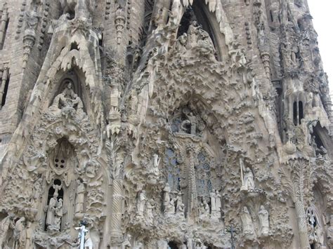 Solve Sagrada Familia Barcelona Jigsaw Puzzle Online With 154 Pieces