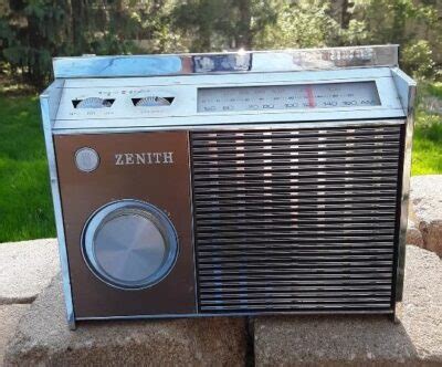 Zenith RC 72L IARCHS Radio Collector Club