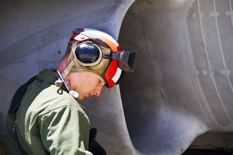 Dvids Images Navy Marine Maintainers Keep Hornets In The Air