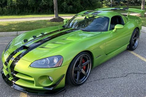 Dodge Viper Venom Green