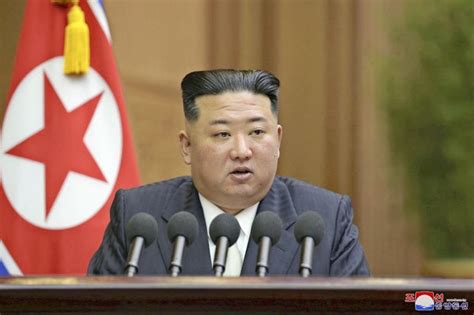 北朝鮮・金正恩氏が砲兵部隊の訓練視察、娘のジュエ氏同行か「敵の作戦飛行場」攻撃を想定 読売新聞