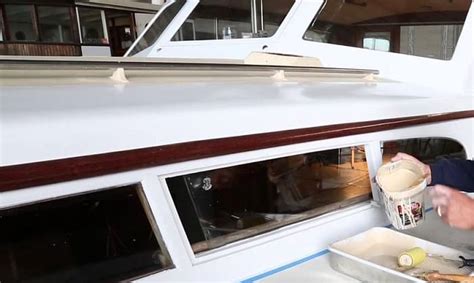 7 Best Boat Deck Paints Non Skid Fiberglass Wood And More