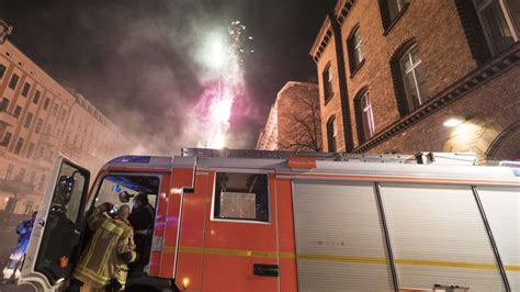 Bochumer Feuerwehr und Bürgerinitiativen fordern Böllerverbot an Silvester