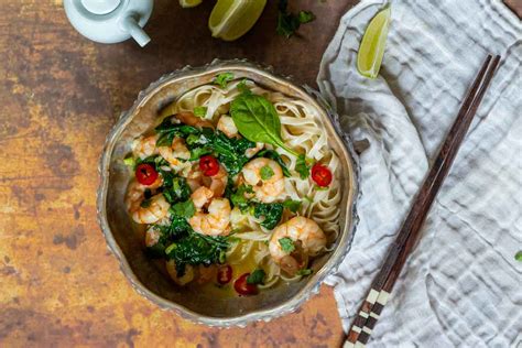 Crevettes Aux Nouilles De Riz Sauce Au Lait De Coco Et L Ail