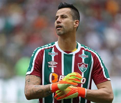 Ficamos sem palavras para o salário do goleiro Fábio no Fluminense