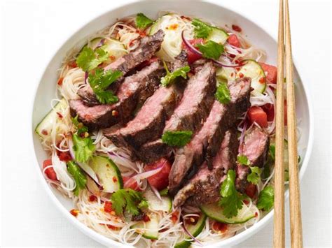 Thai Beef And Noodle Salad Yum Nua Classic Thai Beef Salad Atelier