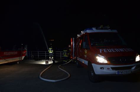 Freiwillige Feuerwehr Krems Donau Schulung Tragbarer Wasserwerfer