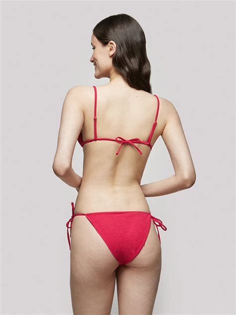 3 Hot Sexy Melia Bartlett Bikini Pics