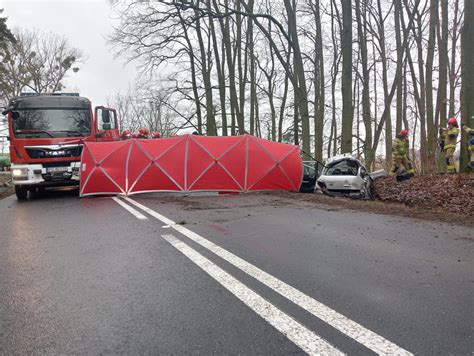 Zderzenie Samochodu Osobowego I Ci Arowego Komenda Powiatowa