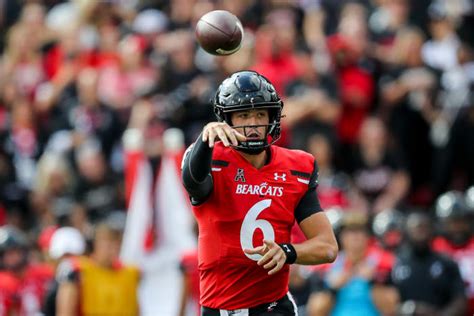 Final Huddle UC Handles Indiana 45 24 At Nippert Stadium All Bearcats