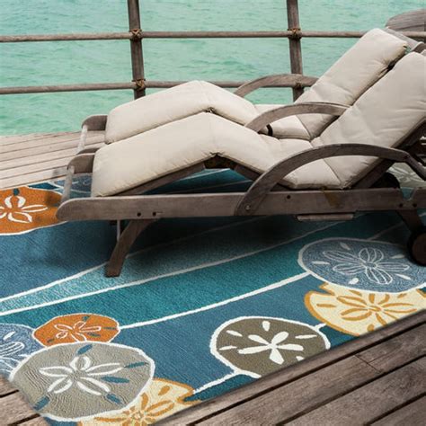 Shells & White Coral Outdoor Coastal Rug