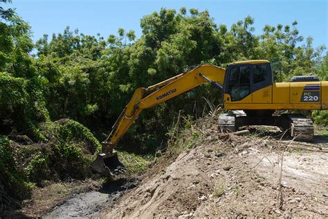 Gobierno Interviene Drenajes En Pueblo Viejo Y Sabana Yegua En Azua