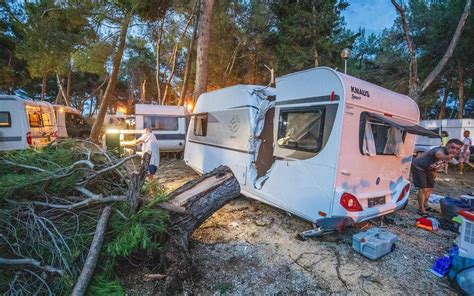 FOTO Olujno Nevrijeme Poharalo Novigrad Nakon Razornog Vjetra