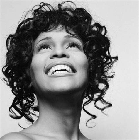 Whitney Houston Famous Movies Famous Faces Beautiful Women Pictures