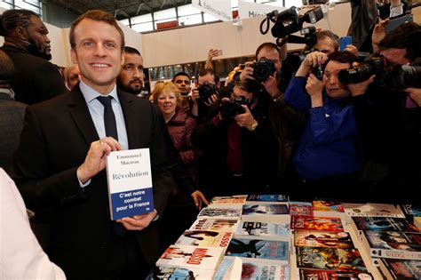 Le livre d'Emmanuel Macron, "Révolution", sortira en Chine lundi