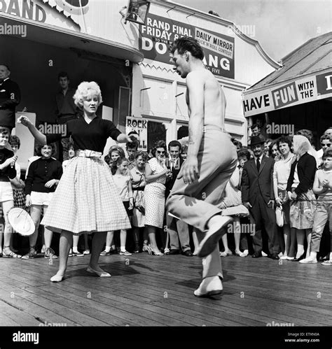 Dancing 1960 Hi Res Stock Photography And Images Alamy